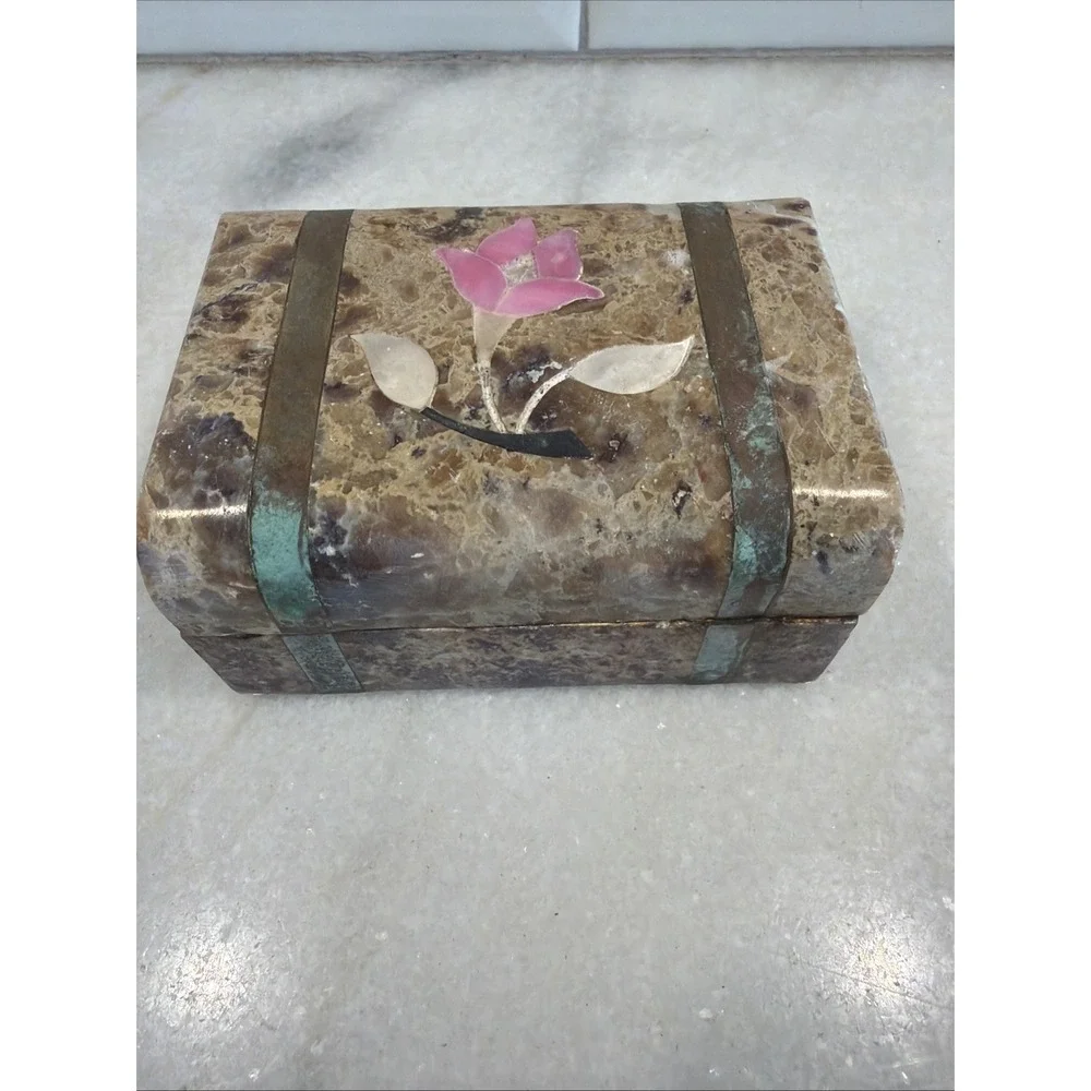 Vintage, Soapstone Trinket Box, Mother‎ of Pearl Floral Inlay And Brass Trim 004